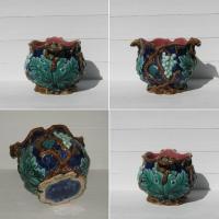 Ancien cache pot en barbotine decor pampres de vigne 2