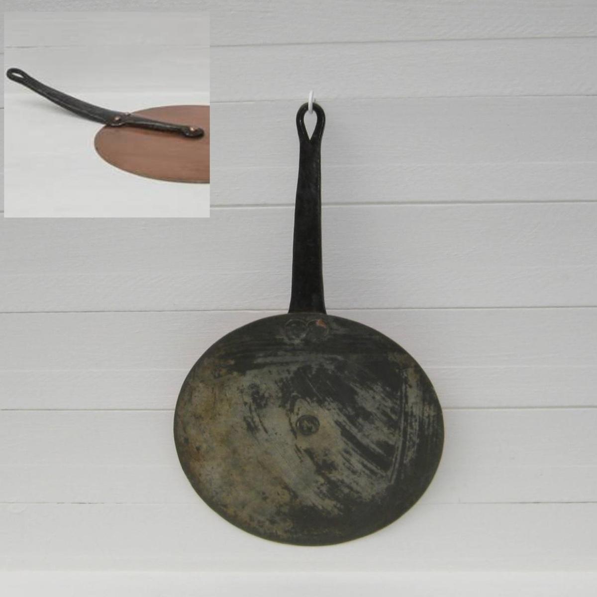 Ancien couvercle cuivre et fer forge diametre 26cm
