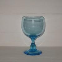 Ancien gros verre a pied en verre bleu a