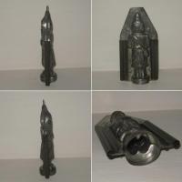 Ancien moule a chocolat representant un pere noel avec sa besace petit modele 2