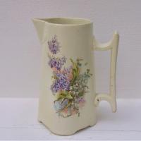 Ancien pichet pot a lait en faience a decor de bouquets de lilas et muguet sur fond blanc casse 1