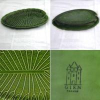 Ancien plat forme feuille verte nenuphar en barbotine gien 2