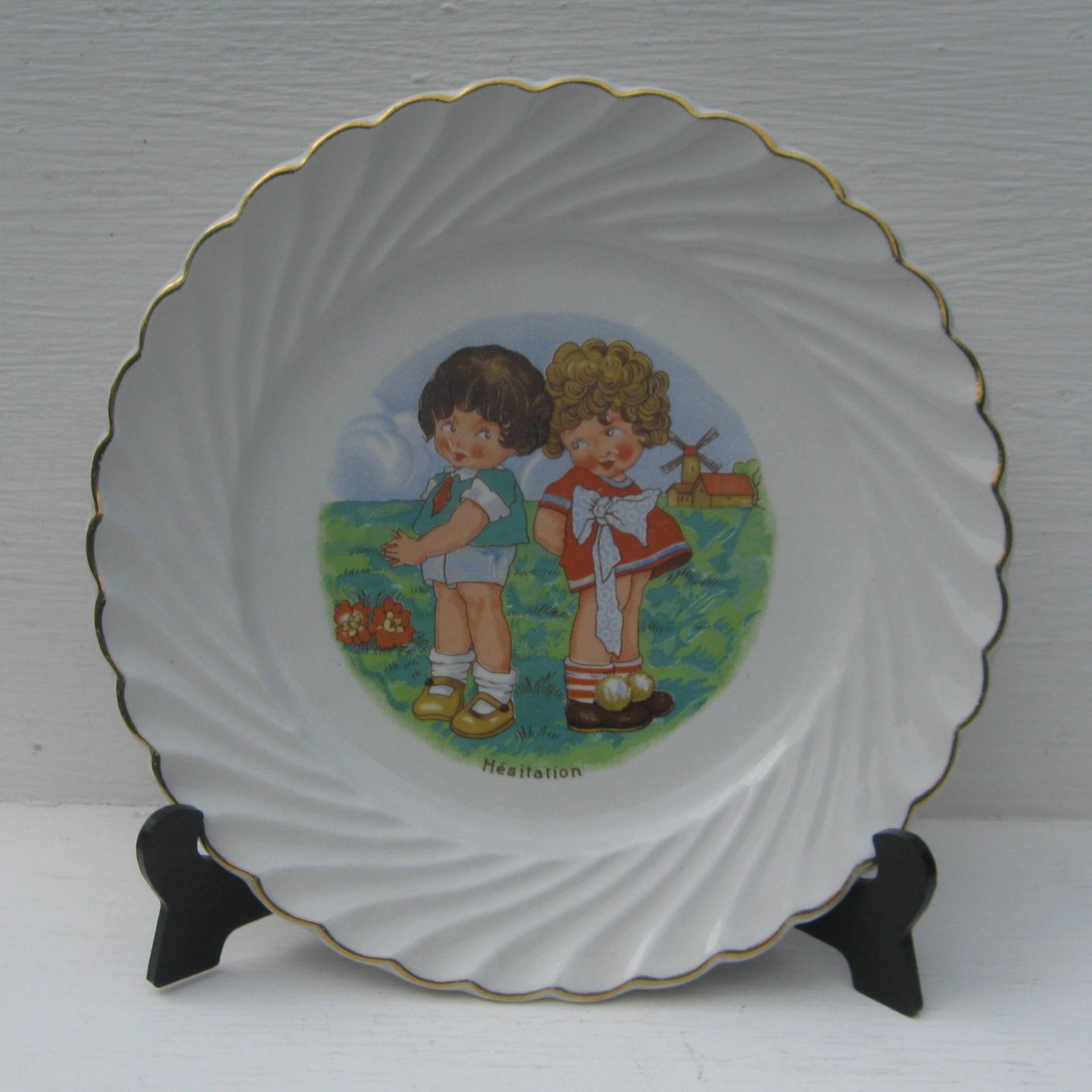Ancienne assiette a dessert decor enfants hesitation 1