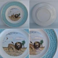 Ancienne assiette en faience marli imitant la vannerie fable de la fontaine le lion et le moucheron 2