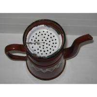 Ancienne cafetiere en tole emaillee marron a frise geometrique blanche 6