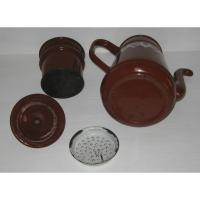 Ancienne cafetiere en tole emaillee marron a frise geometrique blanche 7