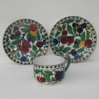 Ancienne grande tasse decoree de cerises prunes etc et deux soucoupes abimees villeroy et boch wallerfangen modele 2595 a