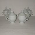 Six anciens pots à crème en porcelaine blanche