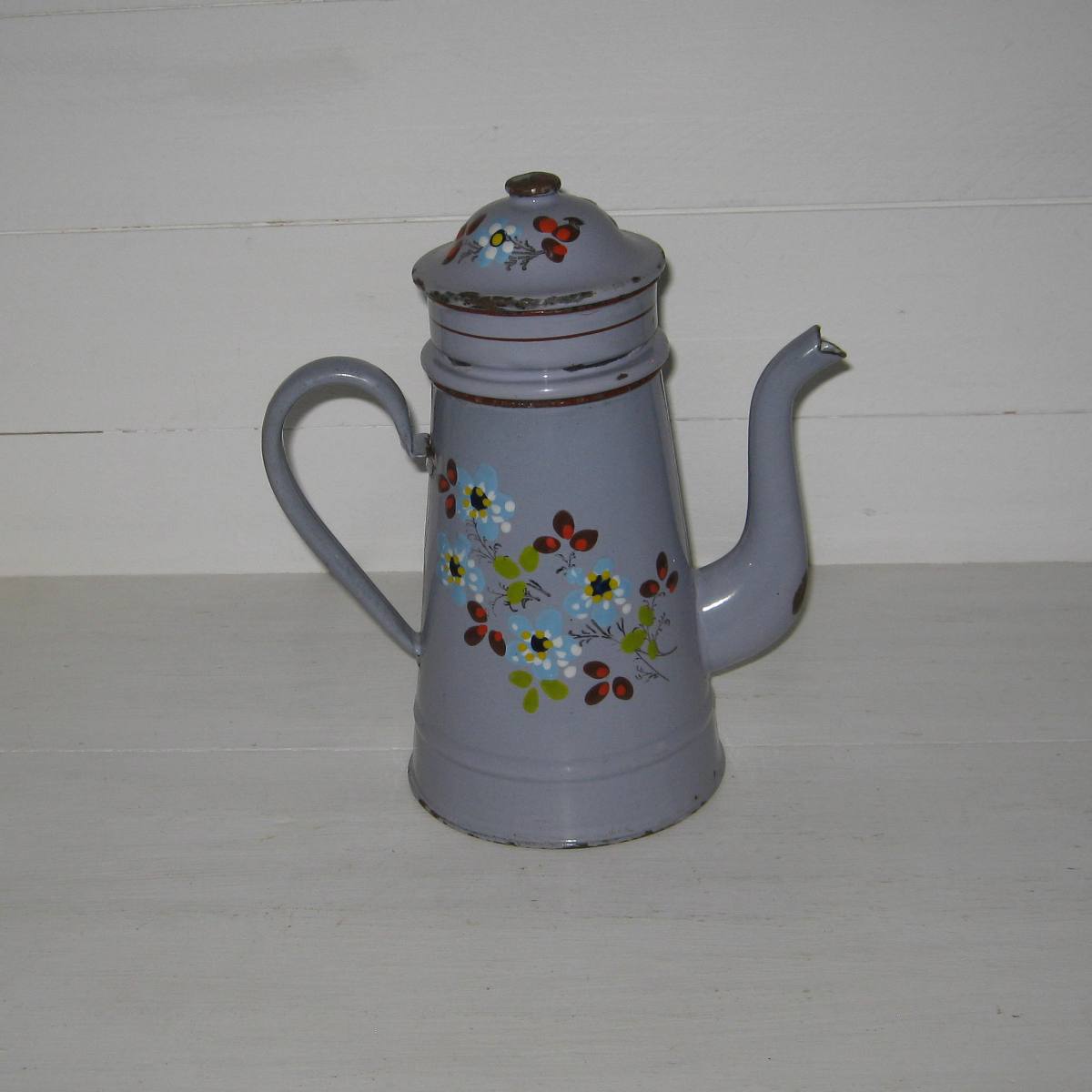 Cafetiere emaillee fond mauve 1
