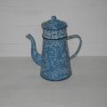 Ancienne cafetière en tôle émaillée marbrée bleue et blanche