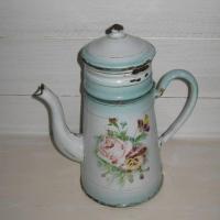 Cafetiere tole emaillee decor de roses et de pensees 3