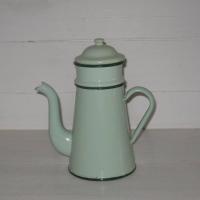 Cafetiere verte rebords verts fonces 1