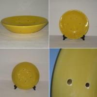 Faisselle en faience jaune 2