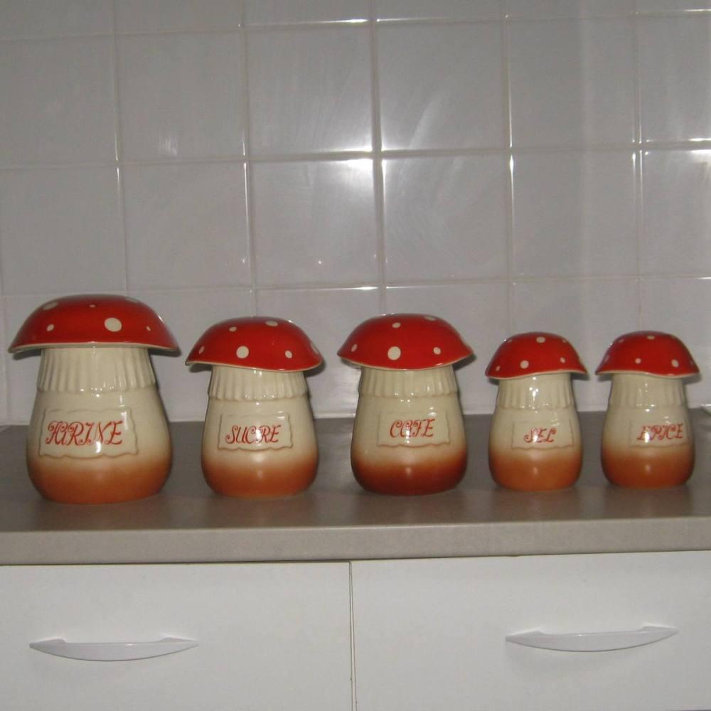 Serie de pots a epices en ceramique champignons 1