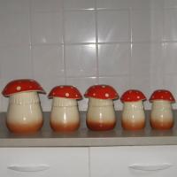 Serie de pots a epices en ceramique champignons 2