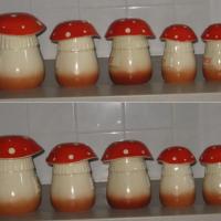 Serie de pots a epices en ceramique champignons 3