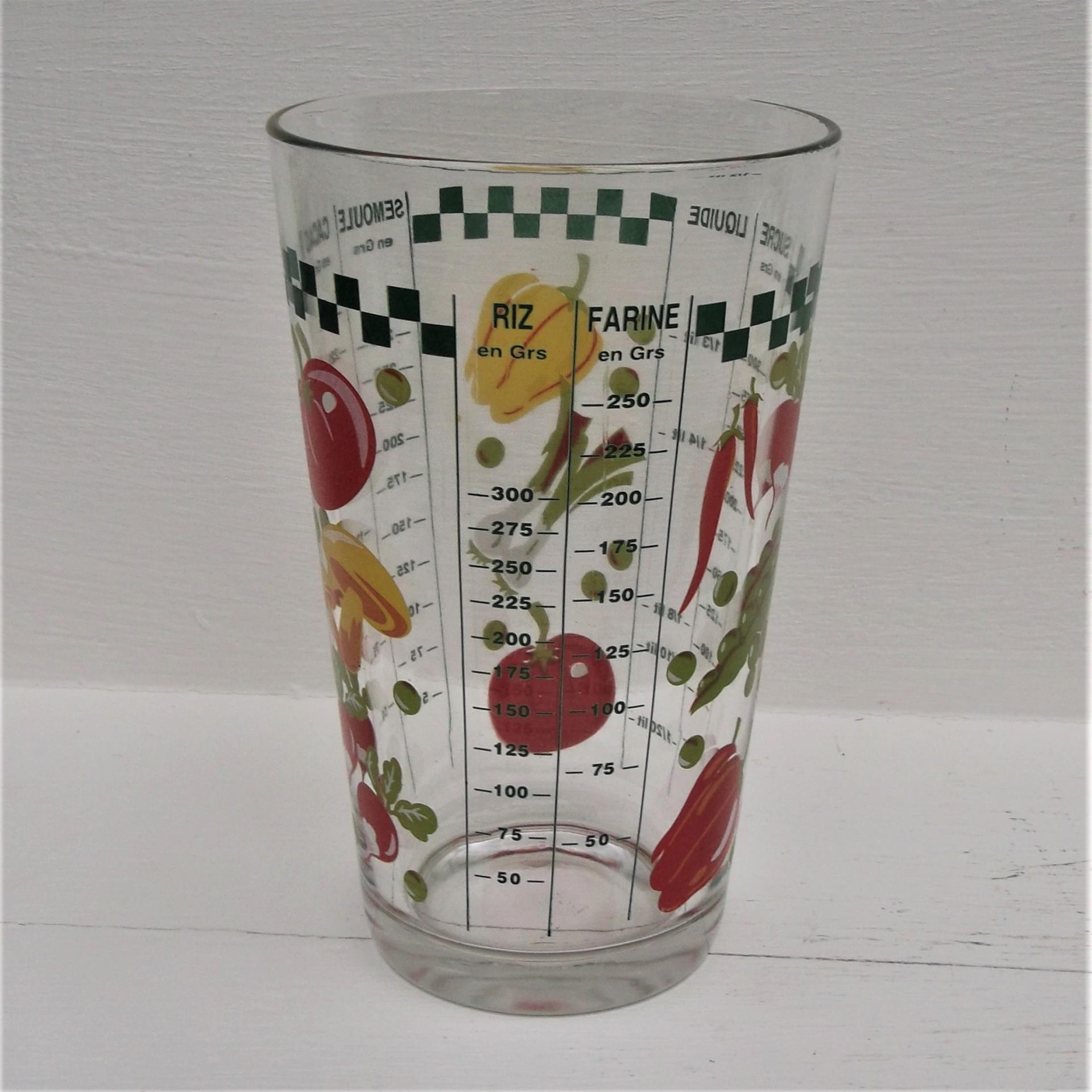 Verre doseur gradué vintage Henkel en verre décor pomme 500 ml – La Roue du  Passé